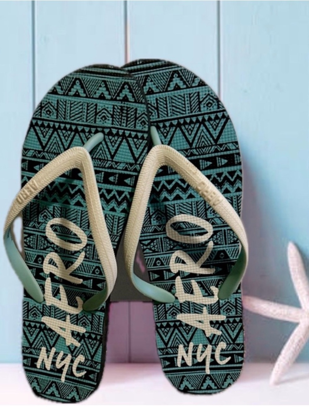 NWT Aeropostale sz 9 Turquoise Color Aztec print Flip Flops